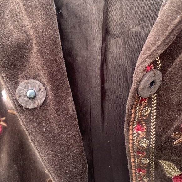 Embroidered long coat brown floral Nygard Collection - Picture 8 of 16